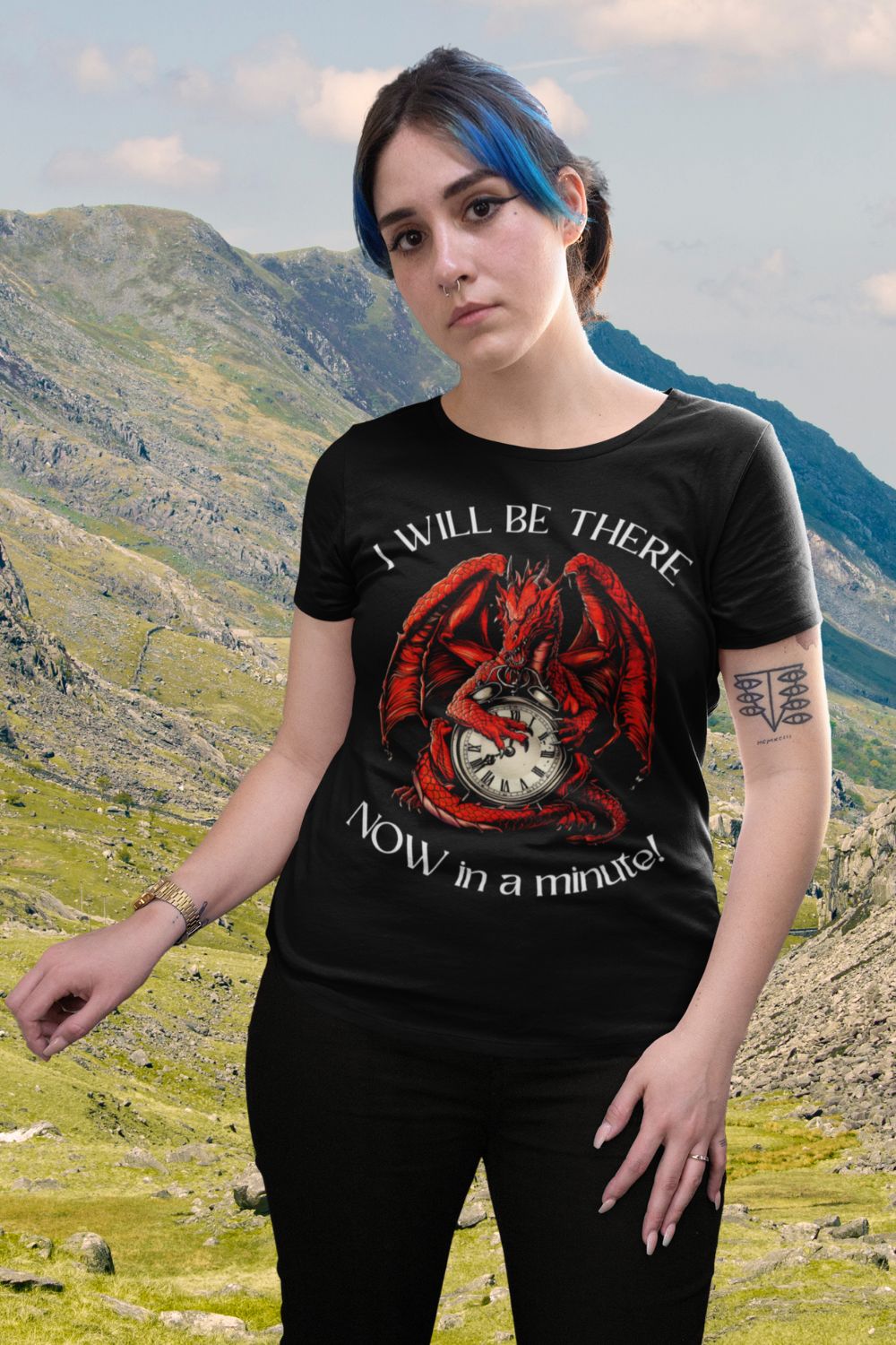 I'll Be There Now in a Minute Women's T-shirt – Celebrate Welsh Charm with Style